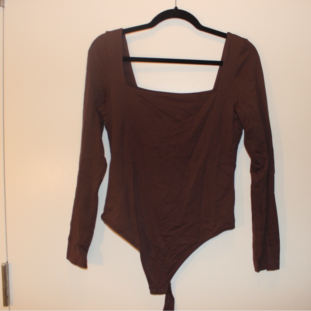 Aritzia Babaton Contour Squareneck Bodysuit